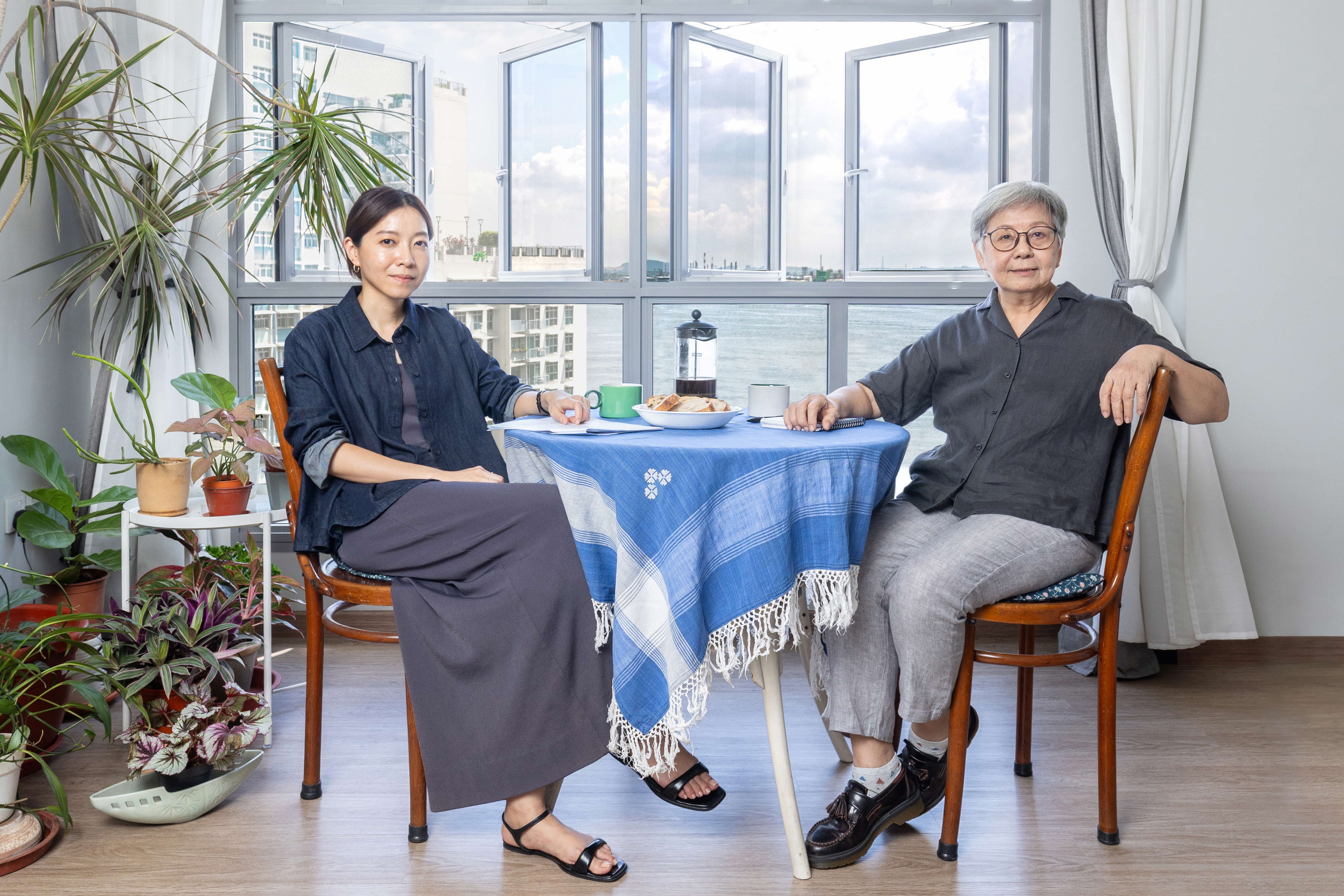 Photo of curator Selene Yap (L) and artist Amanda Heng (R). Image credit: Singapore Art Museum